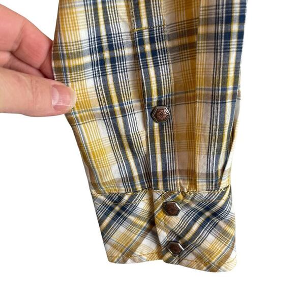 Ariat western plaid embroidered snap front shirt size small - Picture 6 of 8